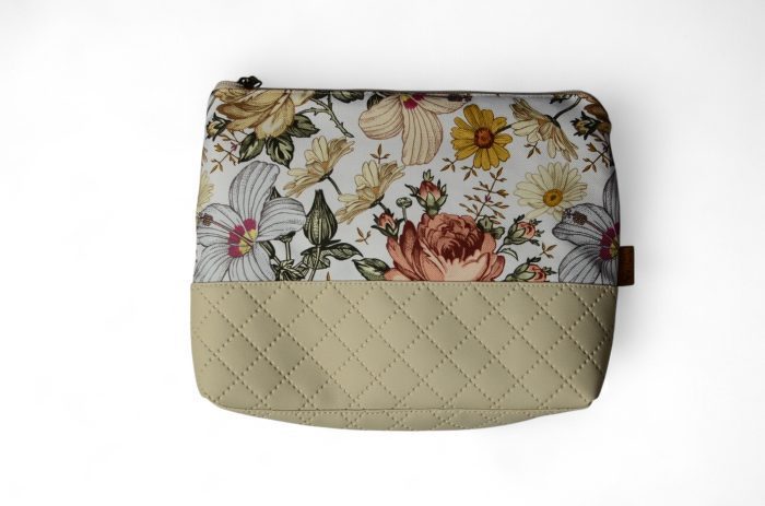 Cipzáros neszeszer - beige flowers