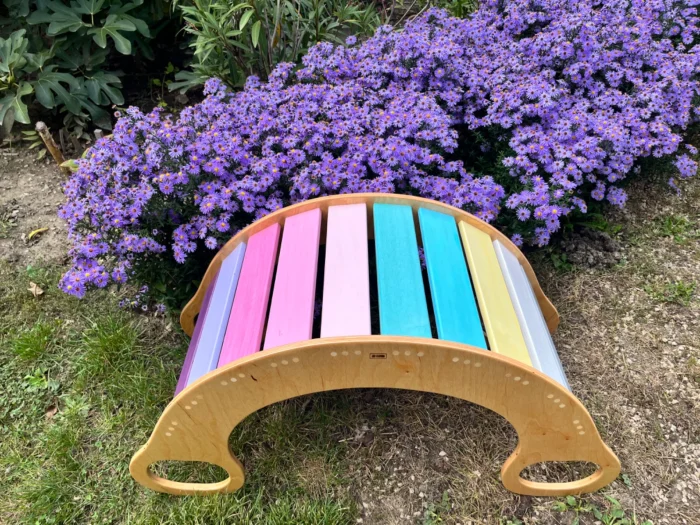 Montessori fa szivárványhinta több színben gyerekeknek